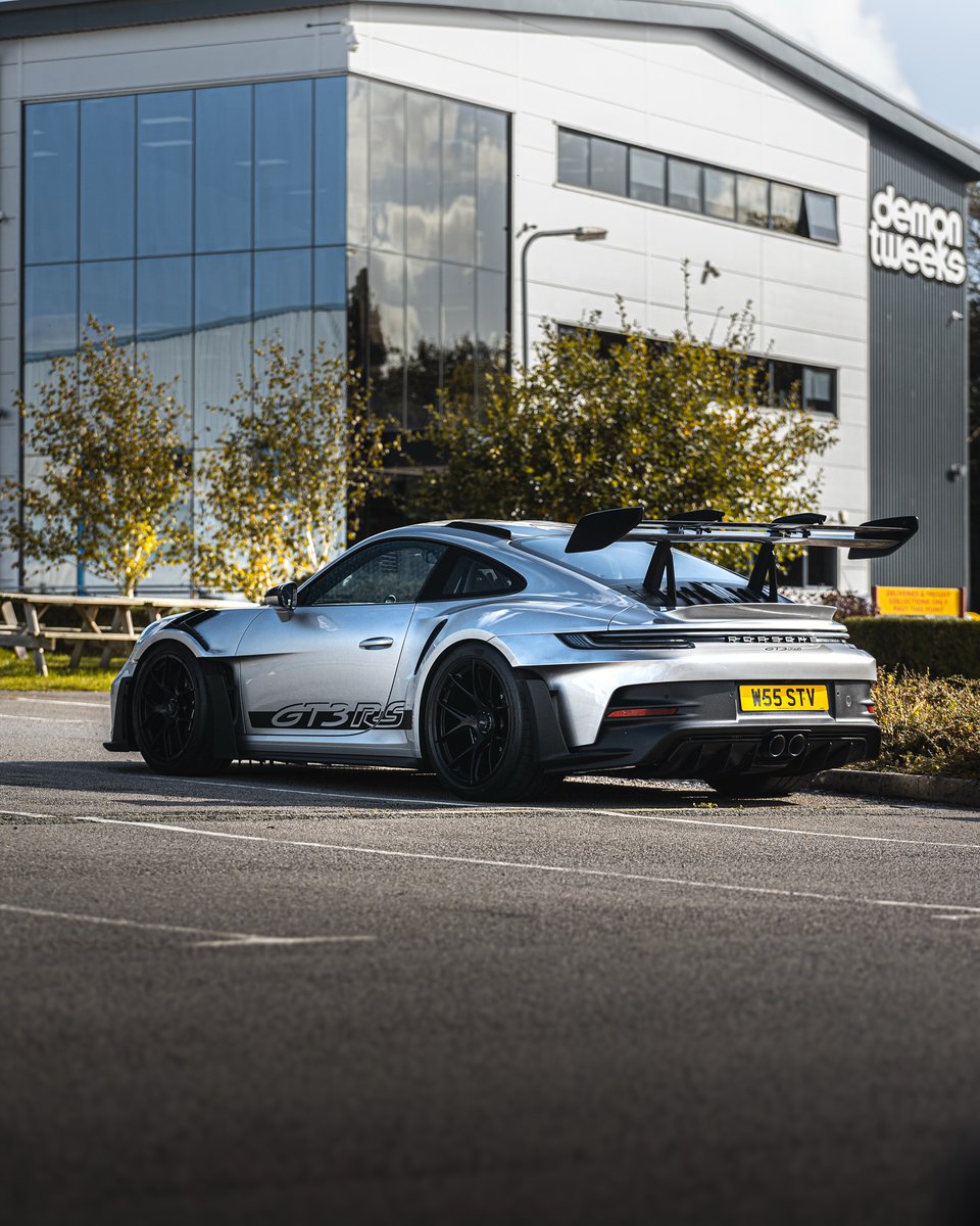 Demon_Tweeks's tweet image. Name a more iconic car? 📷

#carphotography #gt3rs #modified #Porsche
