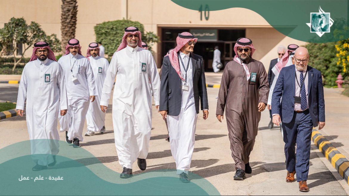 KFSCHOOL's tweet photo. تشرفت مدارس الملك فيصل بزيارة سمو نائب رئيس مجلس الإدارة الأمير #خالد_بن_سعود_الفيصل، يرافقه أصحاب المعالي والسعادة من أعضاء المجلس، للاطلاع على سير العملية التعليمية ومتابعة أبرز الإنجازات والتطورات التي تشهدها المدارس.

#مدارس_الملك_فيصل
#عقيدة_علم_عمل https://t.co/EvFmElecBH