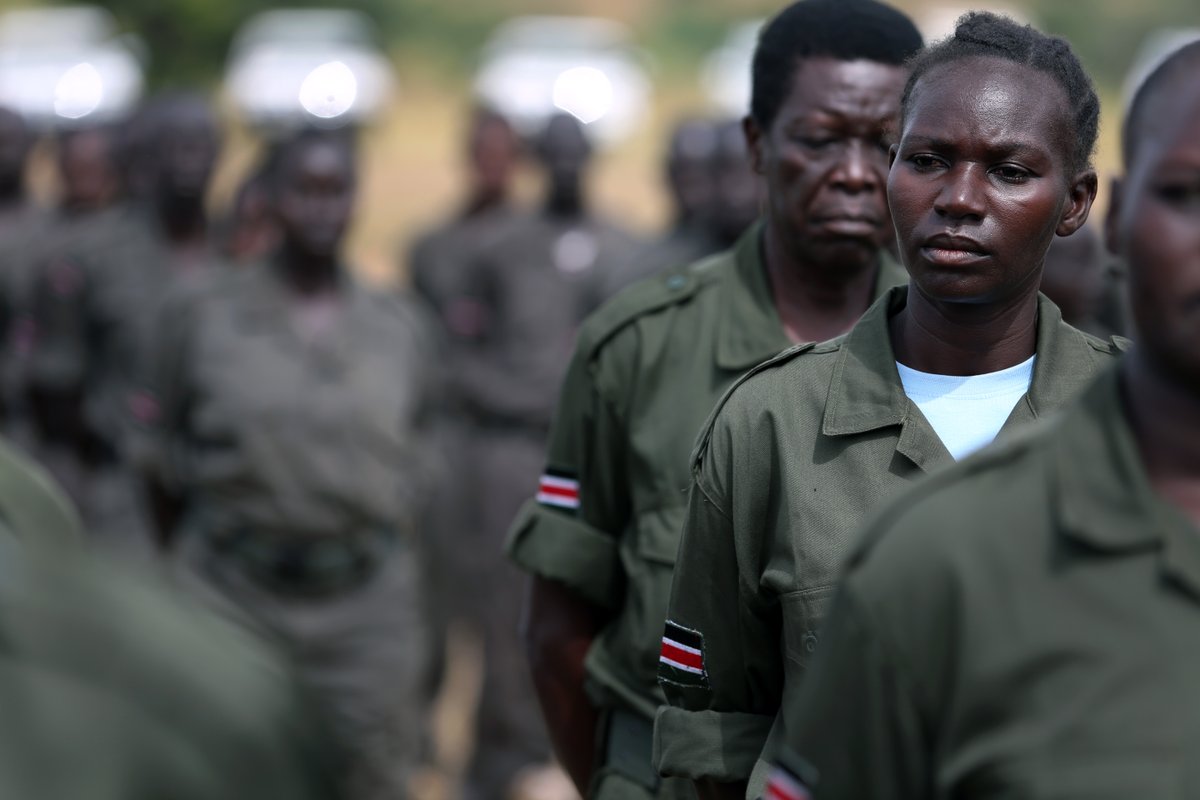 UNPeacekeeping's tweet image. Les institutions de sécurité qui soutiennent l&apos;épanouissement des femmes sont plus efficaces. C&apos;est une question de #DroitsHumains. 

Pourtant, des barrières persistent.

Découvrez trois femmes qui changent cela : bit.ly/3DfWpKp

#FemmesPaixSécurité #ServingForEquality