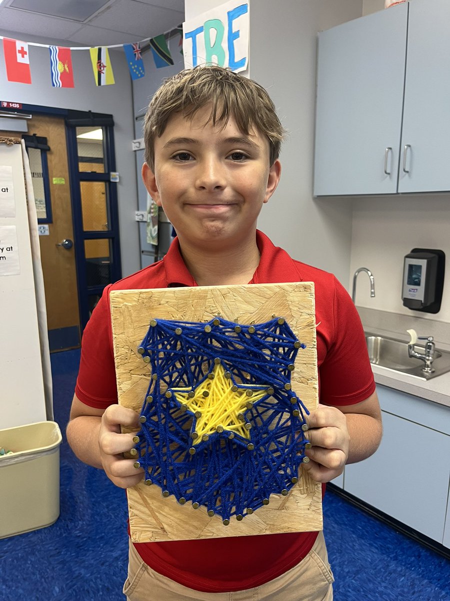 Skudnig's tweet image. Thank you @MarcoIslandPD 👮‍♀️ Officer George for your service to our school and island. 🏝️ Caleb sharpened his saw while learning how to hammer nails and created this gift for you to hang in your office. 🛠️ Wood Shop Club 🧰 @TommieBarfield #ServiceLearning @TheLeaderinMe