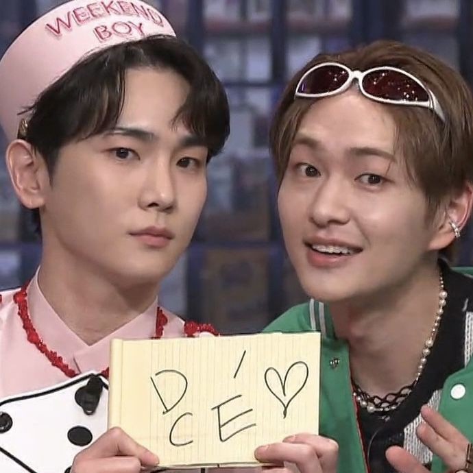 YooPache's tweet photo. yuhuuu, ot 5 will always be the winner ๐คช๐ซฐ๐ป
#ONEW #KEY #SHINee #ONKEY https://t.co/RB3UWMaIdJ