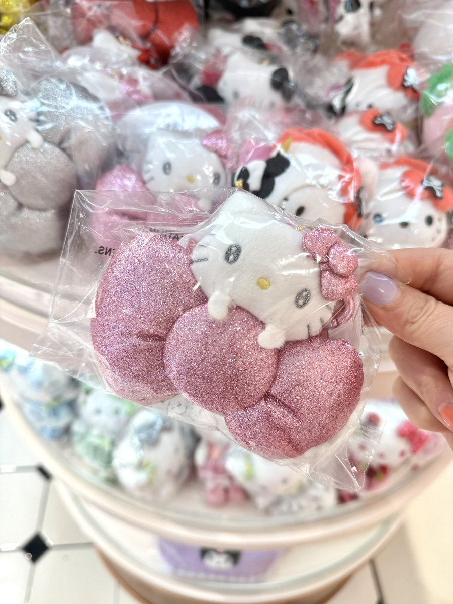 monicmonae's tweet image. ❤️ สีแดง 💛 สีเหลือง 🌫️ สีเทา 🖤 สีดำ 🎀 สีชมพู EP.5 ถุงผ้าหูรูด น่ารักเกินต้าน!! SANRIO  #HelloKitty  #HelloKittyLovers  #HelloKittyThailand  #Sanrio  #SanrioLovers  #คิ้วท์ๆ #พวงกุญแจน่ารัก #แฟนคลับHelloKitty #ของมันต้องมี #ไอเทมน่ารัก #สายคิวท์ #HelloKittyMascot