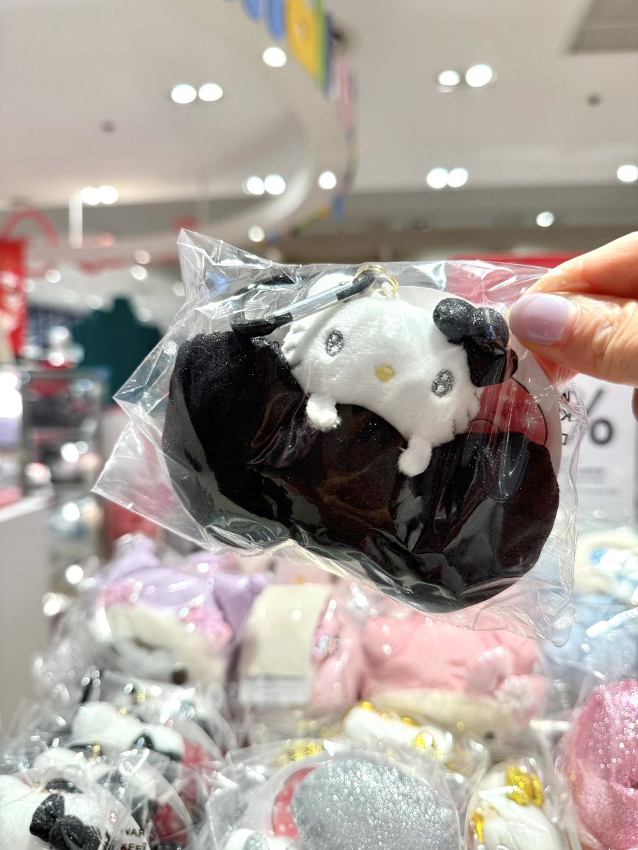 monicmonae's tweet image. ❤️ สีแดง 💛 สีเหลือง 🌫️ สีเทา 🖤 สีดำ 🎀 สีชมพู EP.5 ถุงผ้าหูรูด น่ารักเกินต้าน!! SANRIO  #HelloKitty  #HelloKittyLovers  #HelloKittyThailand  #Sanrio  #SanrioLovers  #คิ้วท์ๆ #พวงกุญแจน่ารัก #แฟนคลับHelloKitty #ของมันต้องมี #ไอเทมน่ารัก #สายคิวท์ #HelloKittyMascot