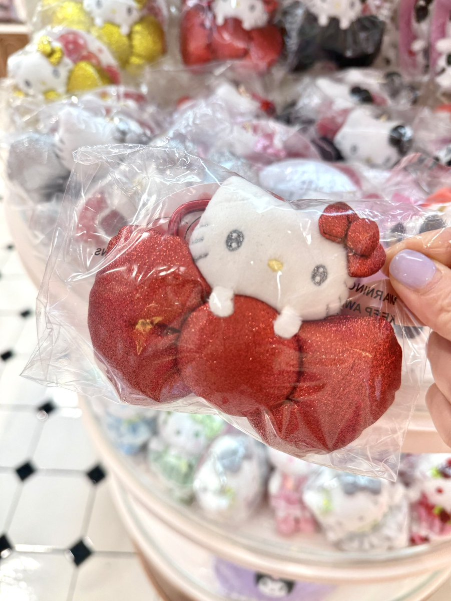 monicmonae's tweet image. ❤️ สีแดง 💛 สีเหลือง 🌫️ สีเทา 🖤 สีดำ 🎀 สีชมพู EP.5 ถุงผ้าหูรูด น่ารักเกินต้าน!! SANRIO  #HelloKitty  #HelloKittyLovers  #HelloKittyThailand  #Sanrio  #SanrioLovers  #คิ้วท์ๆ #พวงกุญแจน่ารัก #แฟนคลับHelloKitty #ของมันต้องมี #ไอเทมน่ารัก #สายคิวท์ #HelloKittyMascot