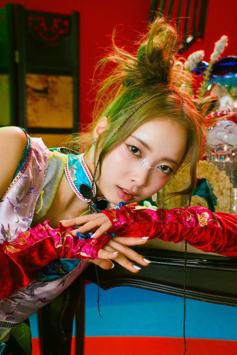 official_myera's tweet photo. 𝙆𝙤𝙩𝙤

⎯⎯⎯✦⎯⎯⎯

MYERA Debut Single 
Lie ライ Lie ライ / Be Naked
➤𝟮𝟬𝟮𝟱.𝟬𝟭.𝟬𝟭 𝙍𝙀𝙇𝙀𝘼𝙎𝙀

#Koto #コト
#MYERA #マイラ #마이라
#MYERA_Lie #LieライLieライ https://t.co/jaGHKaKqaO