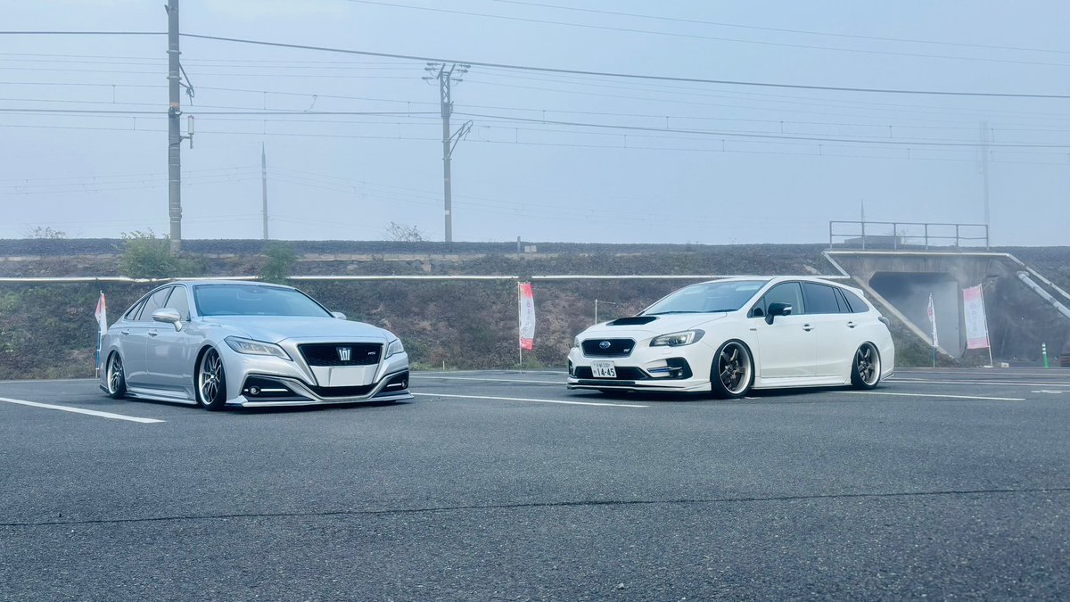 ryotaishino_4's tweet photo. スタッドレス変える前に取急ぎ。
俺のフロントもっと下がれ
#subaru #levorg #levorgsti #vmg #fa20
#toyota #crown #rslimited2 #220crown
#kuhl #kuhlracing #クールレーシング大阪 #verz #verzwheel #DDR01 #kcv04
#airsuspension #acc #airrunner #エアサス #エアーサスペンション #エアランナー https://t.co/1hhDEMVqdb