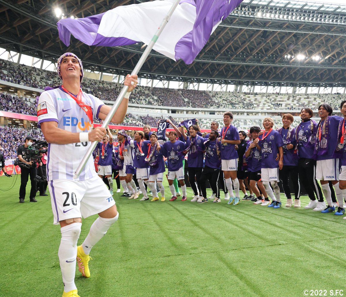 ピエロス・ソティリウ 選手につきまして、契約期間の満了に伴い、来