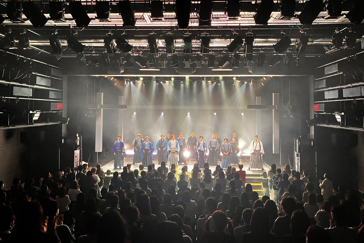 blueshuttle_p's tweet photo. BSP『#松陰狂詩曲』

＼2024年12月17日　大千穐楽🚀✨／

スタンディングオベーションの中、無事に本日のステージを終えることができました。全18ステージをやり遂げられたのも、ひとえにお客様のご声援のおかげと、心より感謝しております。

ご来場、誠にありがとうございました‼️

#松陰ラプソディ https://t.co/LSleQUkm0n