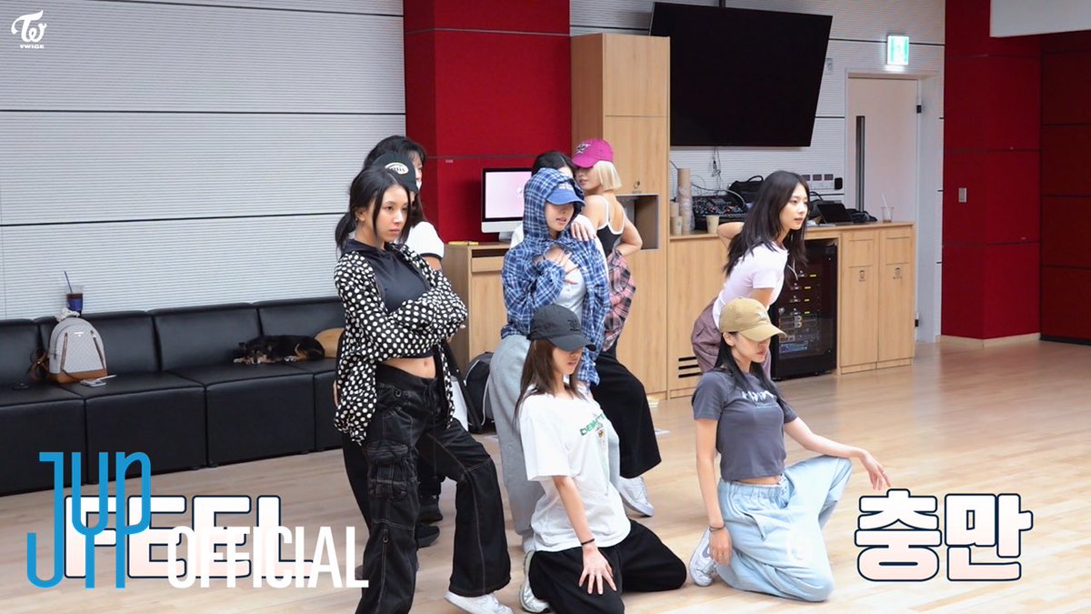 TWICE “Strategy” Dance Practice Behind

❤YouTube: youtu.be/Pku5bUeRI0I 
💚NAVER TV: tv.naver.com/v/66520106 

🎧 STRATEGY
TWICE.lnk.to/STRATEGY 

#TWICE #트와이스 #STRATEGY