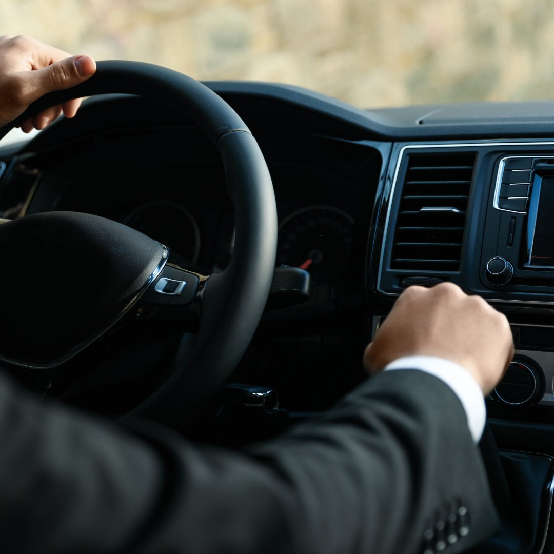 Transfers_Cars's tweet photo. 🛡️🚗 Medidas de seguridad e higiene: Cumplimos con estrictos protocolos de limpieza y desinfección en todos nuestros vehículos. Tu salud es nuestra prioridad. #Seguridad #TransferCarsBarcelona #Higiene https://t.co/0Edhsab4Zw