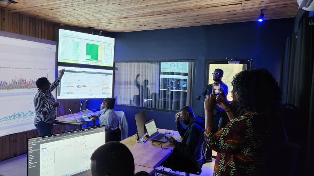 sfhRwanda's tweet photo. 💫🇦🇫 Last week, SFH Rwanda welcomed a delegation from @UNFPAAfg for a study visit of our #healthpost model and #BlueRoom data center, a real time innovative data solution improving healthcare delivery at #PHC level. Discussions focused on replicating these solutions to transform healthcare systems across borders. 🌍🇷🇼