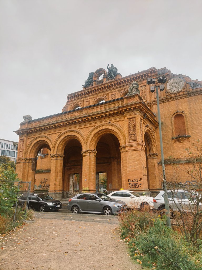 kom_zy's tweet photo. Little bit of classical European  architecture I saw in berlin https://t.co/L46YSsRzNl