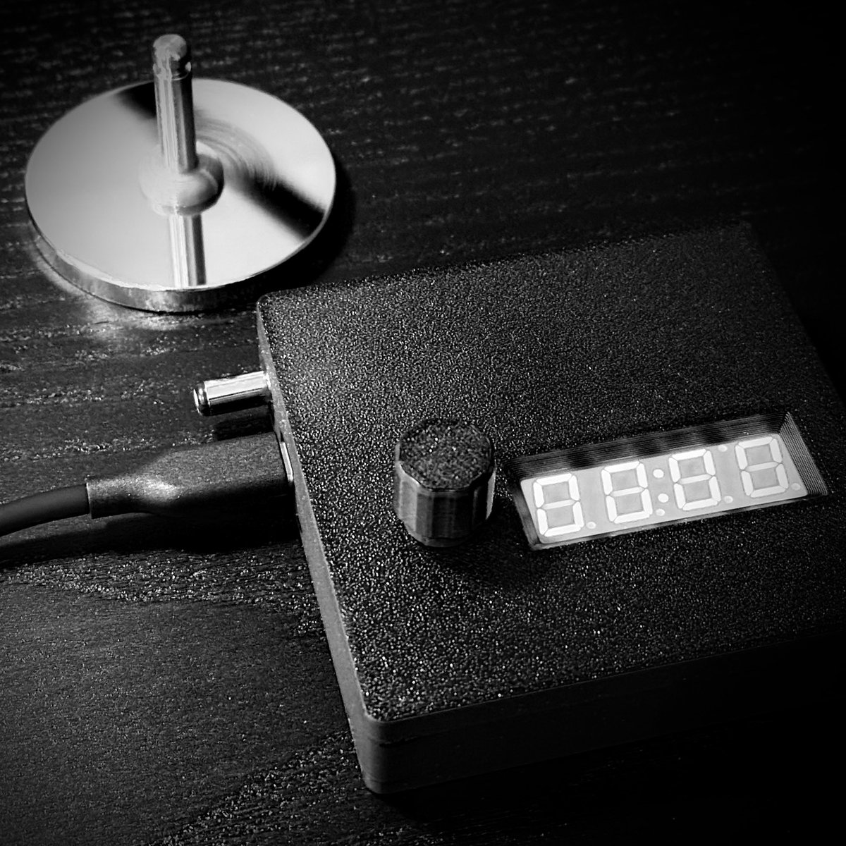 久しぶりの輸入品。
USB-C給電でとっても便利！