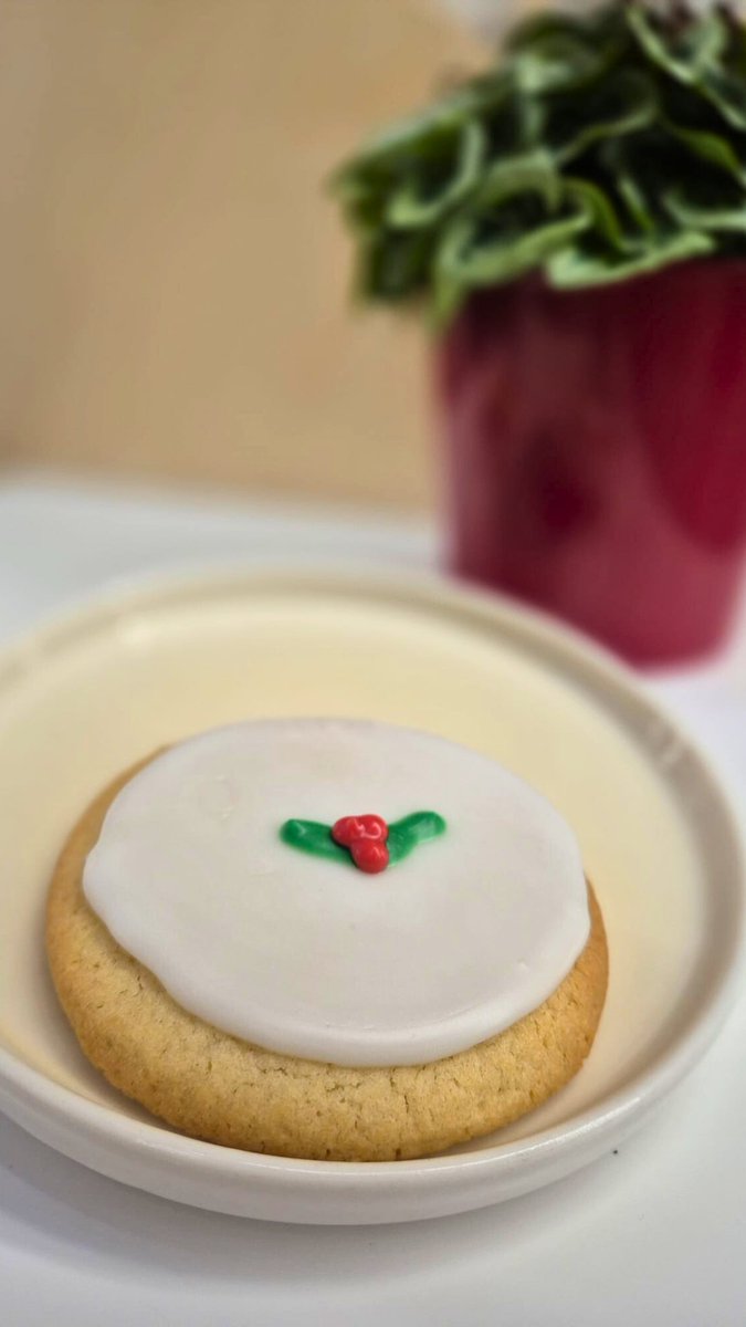 Santa’s coming!🎅

Don’t forget to leave out the cookies - he deserves the best after a long night of gift deliveries... Just resist snacking on them first! 😏

#TNSFamily #TNSCatering #CookiesForSanta #FestiveTreats