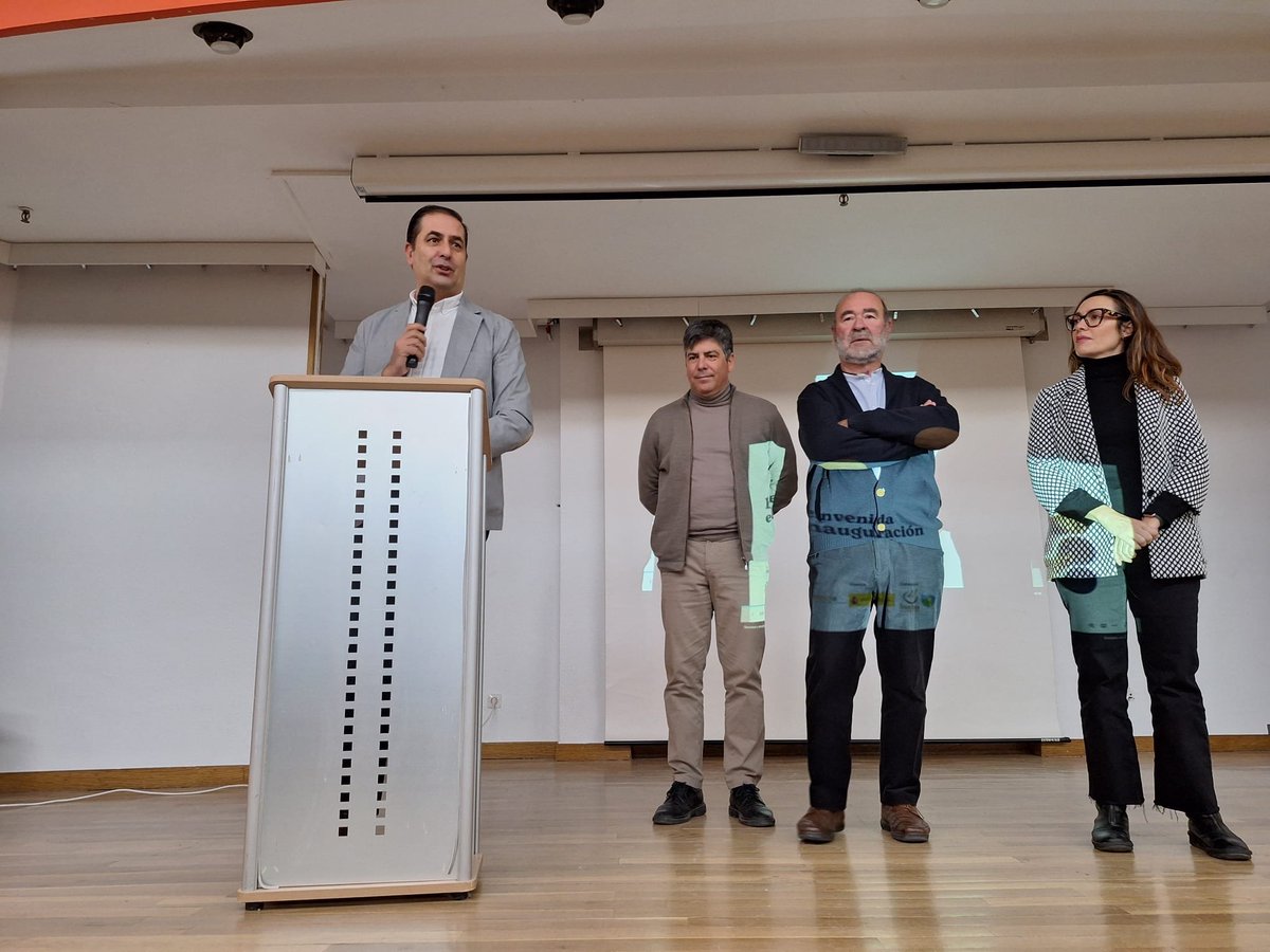 🚀Comienza la jornada 'Experiencias de emprendimiento rural' en Riaza, Segovia

🎙️💬<a href="/RafaLlamasSalas/">Rafael Llamas Salas</a>, presidente de REDR: «Hoy nos gustaría reivindicar el papel de los grupos LEADER en el impulso del emprendimiento rural»