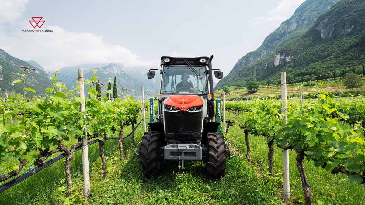 MF_Spain's tweet photo. El tractor MF 3 es el aliado perfecto para los agricultores que buscan potencia y eficiencia con costes reducidos 🚜🔝
Confort y manejo para todo tipo de trabajos 💪
Únete a #MasseyFerguson, únete a la #MFeXperience 🔥
#MFBornToFarm 🌾
➡️ https://t.co/9wrNv58OqM https://t.co/knTNsMLqse