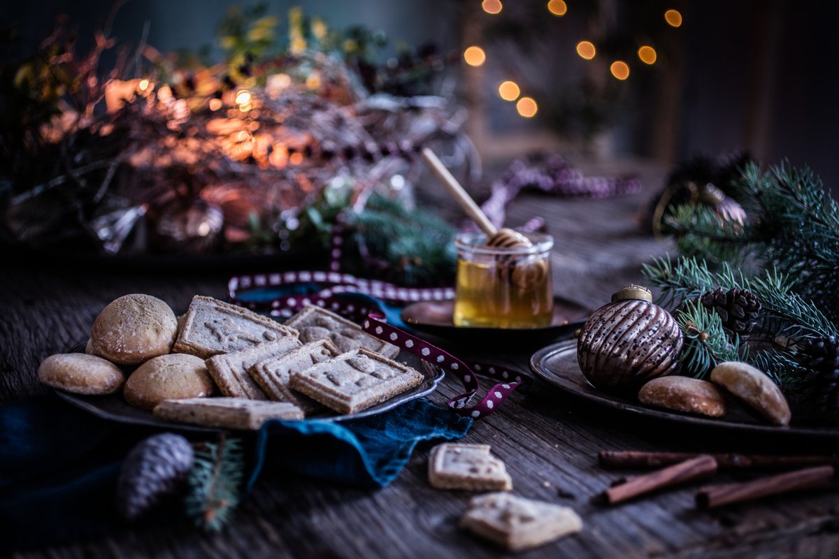 Croatia_hr's tweet photo. Counting down to Christmas, Croatian style!🎄🍪 From honey spice cookies (medenjaci) to pepper cookies (paprenjaci), these treats bring the warmth of home. Have you started baking your Christmas cookies yet?
📸 Maja Danica Pečanić
#CroatiaFullOfMagic https://t.co/zbT3lBvM7k