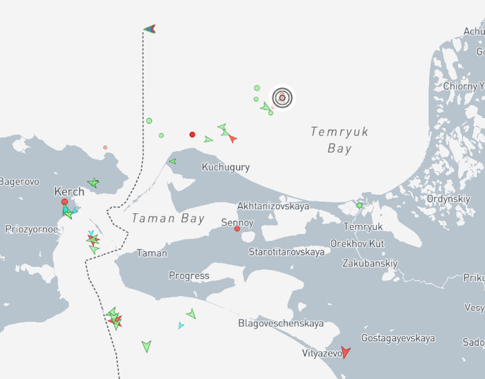 UWECWorkGroup's tweet photo. 1/ On December 16, two Russian #Volgoneft-series vessels (built over half a century earlier for river shipping), were wrecked in the #Kerch Strait, which separates the Azov and Black seas. The vessels were transporting heavy #fuel oil from upriver seaports.
Image: Volgoneft tanker 212 on LIVE map Source: https://t.co/5KL9cBryYG