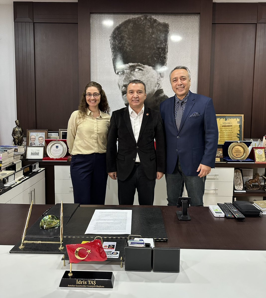 tasidris's tweet photo. Antalya Bilim Üniversitesi Sosyal, Ekonomik ve Politik Araştırmalar Merkezi (SEPAM) Müdürü Doç.Dr. Işıl Cerem Cenker Özek ve Öğretim Üyesi Murat Kaplan ile eğitim ve kentimiz üzerine konuştuk. Ziyaretleri için teşekkür ederiz. @cenkerozek @MuratKaplanFace @agcantalya https://t.co/PhWiN2lWoq