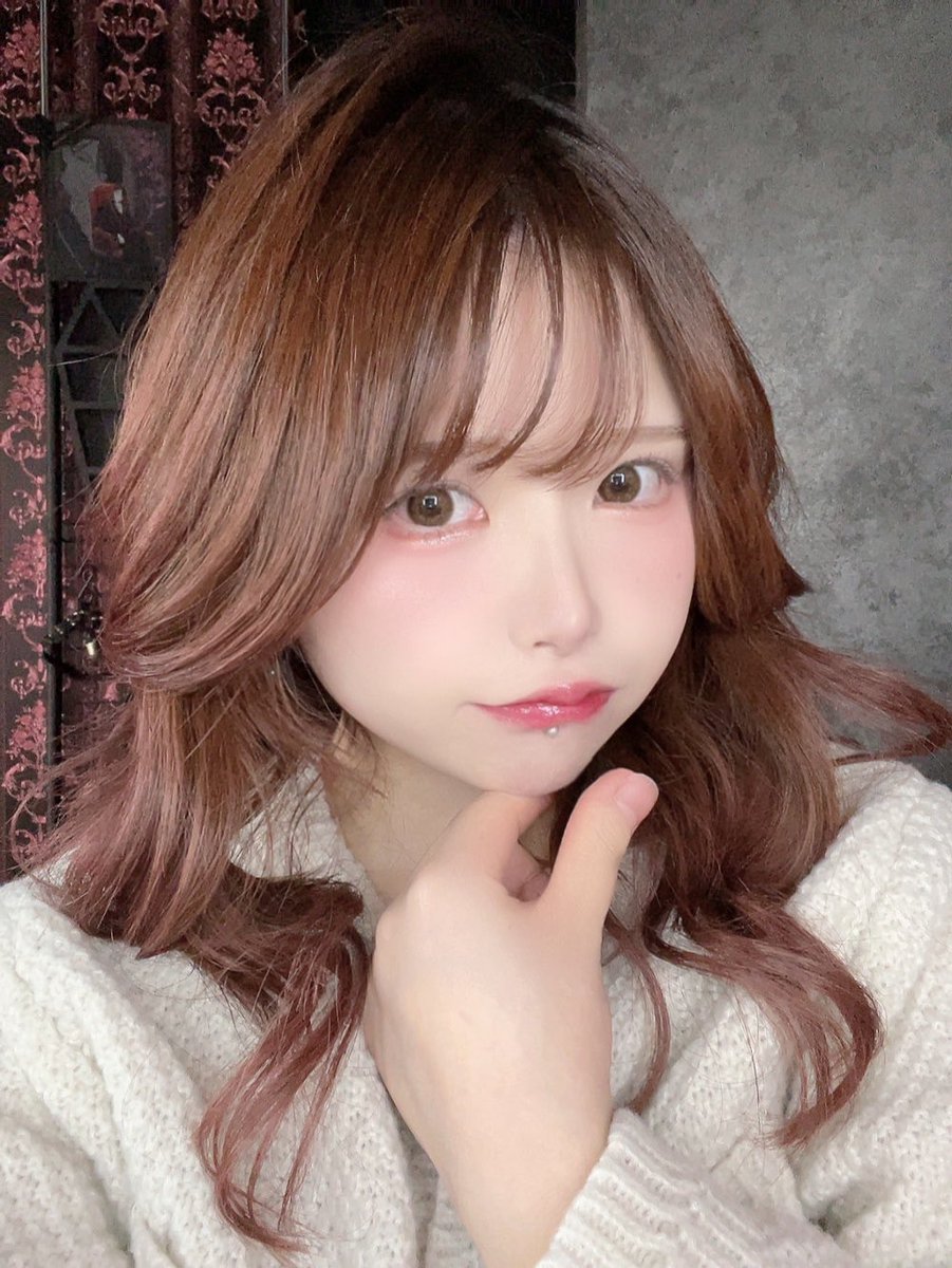 H_HIKI_'s tweet photo. ただ放置してるだけだけどけっこう髪の毛伸びた https://t.co/tFII1ODmwc