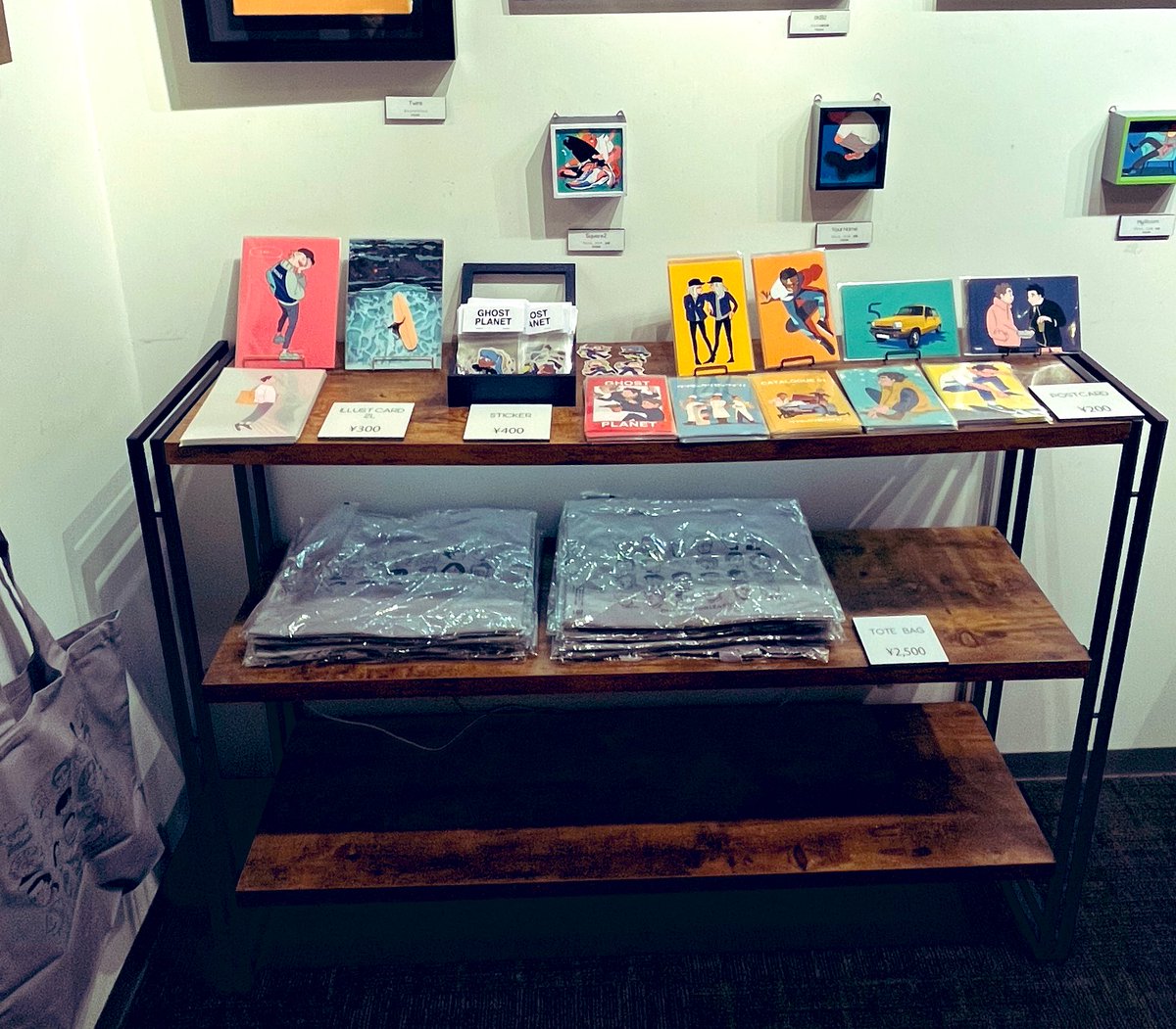 z_xxk's tweet photo. いろいろ手助けいただき、無事に設営終わりました。個展はいよいよ明日からです!
作品自体はタダで見れるよ。
カフェには美味しい食事や温かい飲み物もあるので気分転換にもぜひ。
よろしくどうぞ! #拡散希望
#ZXX個展 #cafegallery #gallery #個展 #東村山市 #beecafe https://t.co/nFuyFYVlPU