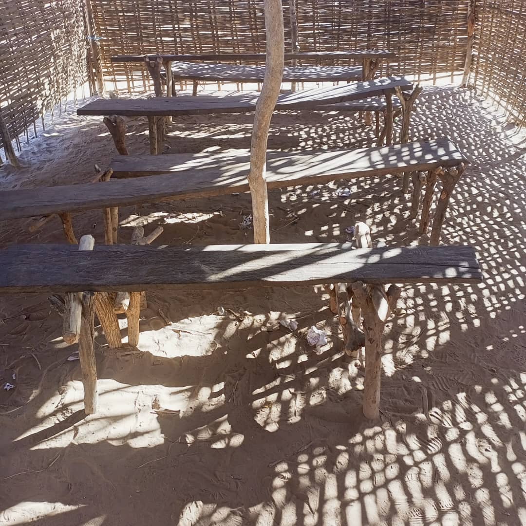 KasumaiElche's tweet photo. El @ajuntamentelx concede a KASUMAI 18.356,40€ para la construcción de un aula infantil, sustituyendo la actual de paja a la que acuden 20 niños y niñas de 4 a 5 años, y mobiliario
https://t.co/QvM9Bn33DQ
#ONGD #cooperación #desarrollo #EducacionParaTodos #JuntosPorUnMundoMejor https://t.co/ESsvaegnAL