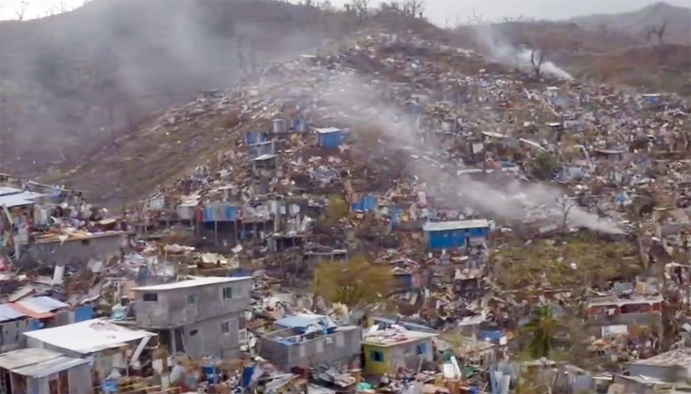 fransapostasi's tweet image. Chido Kasırgası’nın vurduğu Mayotte Adası’nda Ölü Sayısı 22’ye yükseldi fransapostasi.fr/fransa/chido-k… #fransa #kasırga #mayotteadası #hintokyanusu #fransadenizaşırıtoprakları