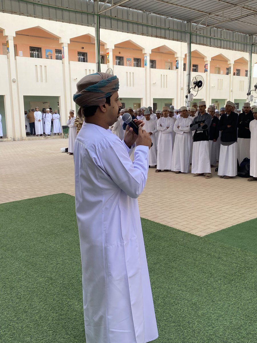 EduGovDkh4610's tweet photo. أسمى آيات الشكر والتقدير لمعلمنا المتدرب محمد بن خميس العامري من جامعة نزوى الذي أضاف لمسة خاصة إلى حياتنا المدرسية قدم لنا الكثير من المعرفة وكان مثالًا للصبر والاجتهاد.
نشكرك من أعماق قلوبنا على جهودك ووقتك الذي قضيته معنا، ونتمنى لك مستقبلاً مشرقًا في مسيرتك التعليمية القادمة. https://t.co/iqpPbM8uc3