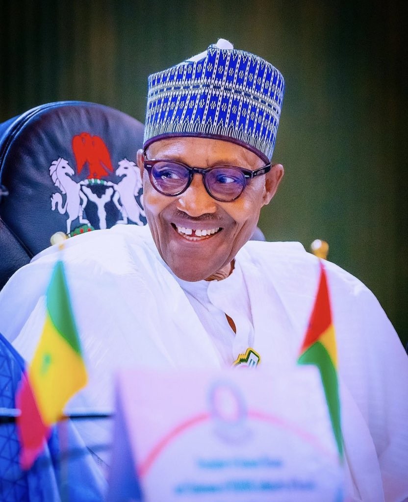 아버지 <a href="/MBuhari/">Muhammadu Buhari</a>, 생신 축하드립니다! 🎉🎉🎉🎂🎂
