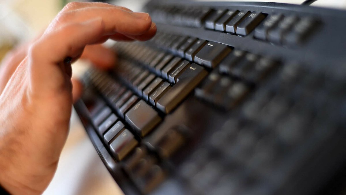BFMTV's tweet photo. C’est quoi le "17Cyber", cette nouvelle "police" de la cybersécurité, accessible nuit et jour?
https://t.co/I2soFeHiP3 https://t.co/Twb4MnMLcn