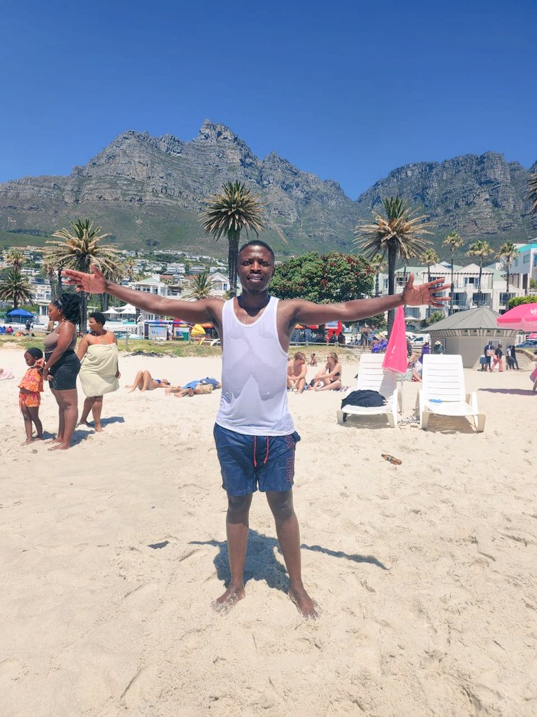 TsheweM's tweet photo. 📸 Camps bay beach, Cape Town https://t.co/I7jPSbjj3m