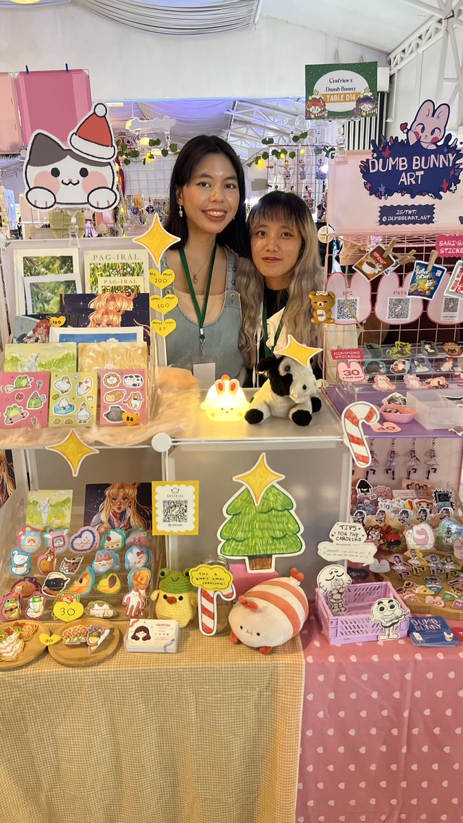 cesfries's tweet photo. thread of meeting with art frens 
booth with @dumbbunny_art 🌸 https://t.co/1mNvdpUWuV