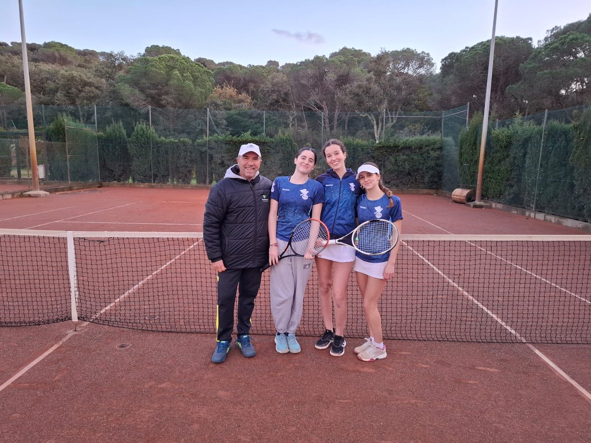 ClubFarners's tweet photo. Derrota a domicili per 3 a 1 del Farners contra el CT Aro de la Copa Catalunya Júnior femení. https://t.co/glmDnilGtZ