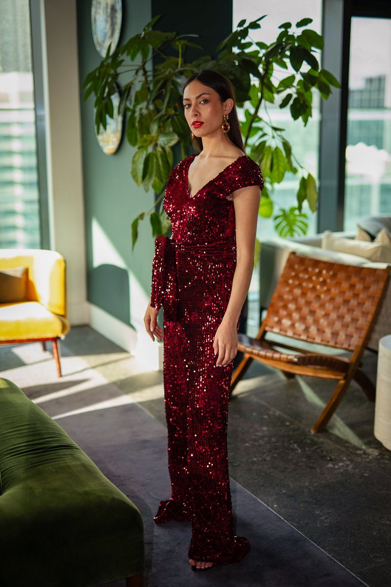 naleapparel's tweet photo. NALÈ Limited Edition Sequin Jumpsuits are here – in Ruby Red &amp; Emerald Green. Perfect for making an entrance.

🎁 Get 20% OFF with code HOLIDAY20.

Shop now - https://t.co/PSu5bCbmuv https://t.co/cW7fNOi9cR
