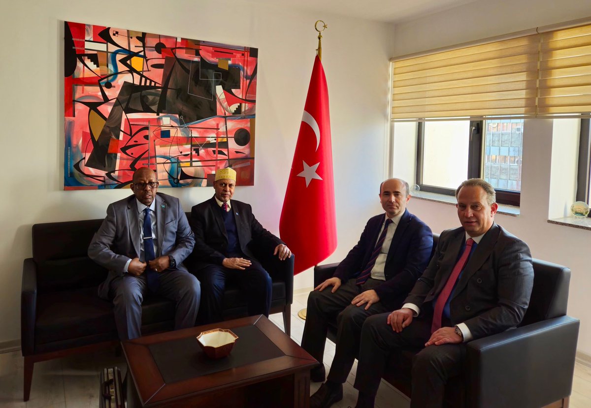 DiabAkademi's tweet photo. Somali Dışişleri ve Uluslararası İşbirliği Bakanlığı Diplomasi ve Eğitim Enstitüsü Direktörü Büyükelçi Abdulkadir Amin Sheikh bugün Akademimizi ziyaret etmiştir. Görüşmede, iki ülke arasında mesleki eğitime ilişkin işbirliği olanakları ele alınmıştır. https://t.co/VClgIXs8G5