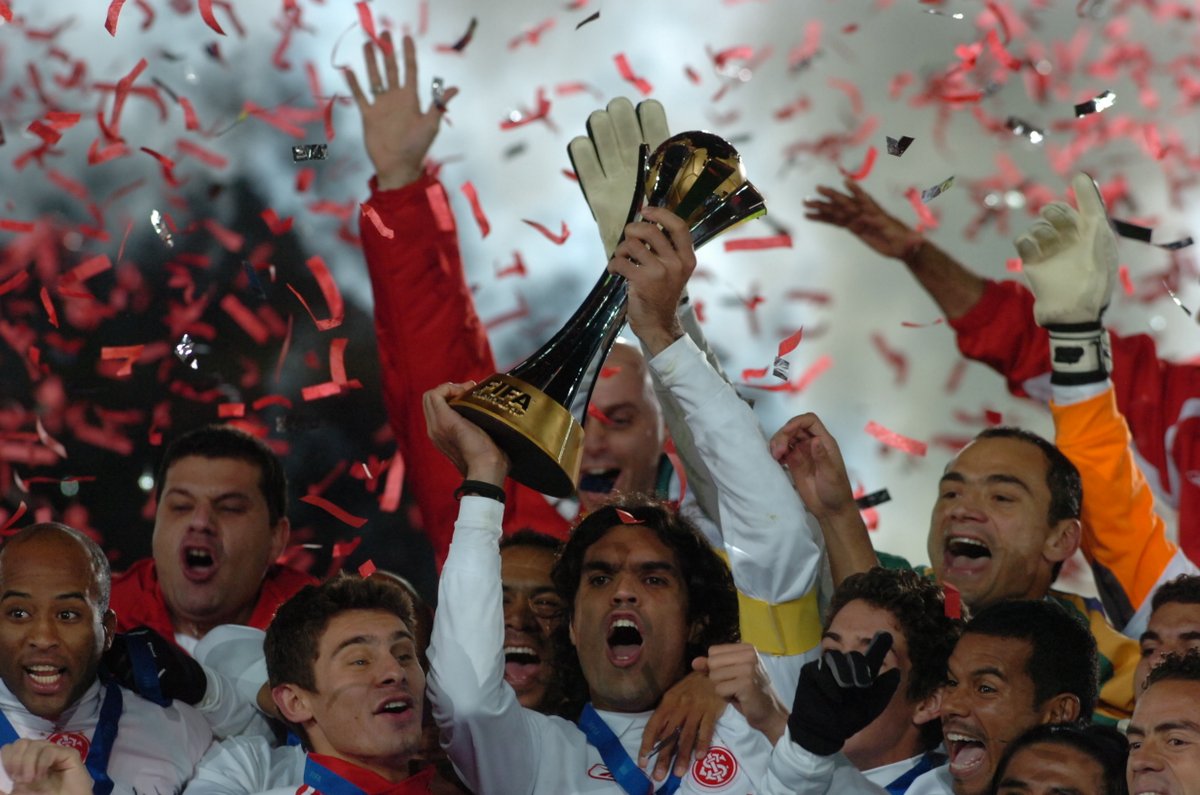 𝟏𝟕.𝟏𝟐.𝟎𝟔 🏆

Há 18 anos, o planeta era nosso. 🌎🇦🇹