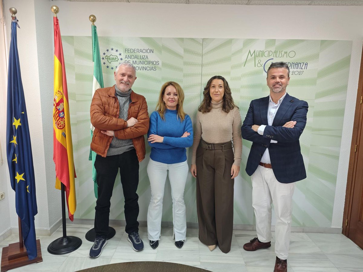 📢 La Secretaria General de la FAMP, <a href="/YolandaSezCuev1/">Yolanda Sáez Cuevas</a>, se reúne con la Asociación Andaluza de Empresas Educativas, Culturales y de Ocio (<a href="/AAEECO/">AAEECO</a>) representada por Rafael Peinado Álvarez, miembro de la Ejecutiva, y Beatriz Talaverón Romana, Gerente.