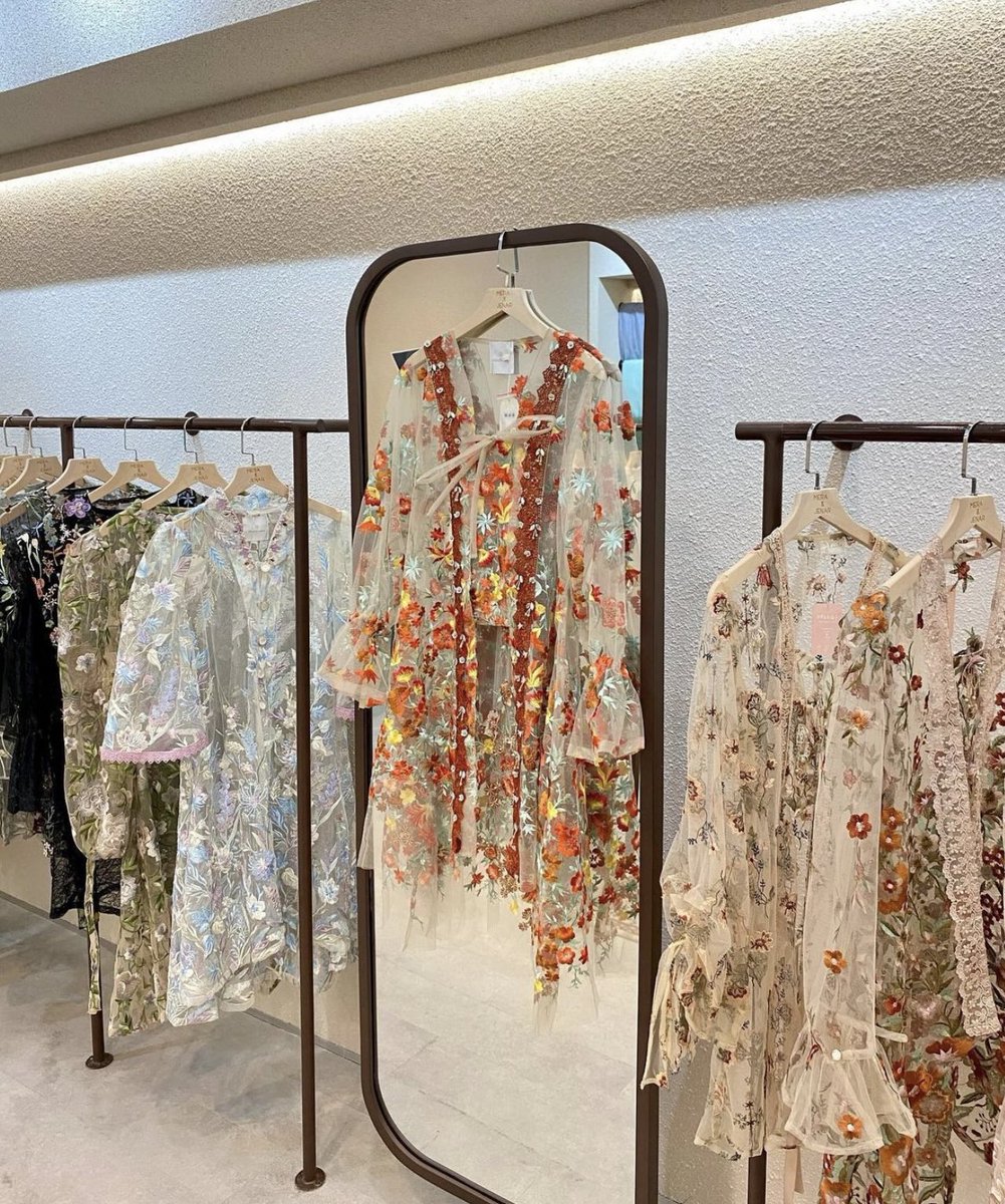 roxysshi's tweet image. Akhir tahun gini lagi butuh banyak baju kondangan atau wisuda, kalau mau cari kebaya cantik elegant buat acaramu merapat kesini yuk karena aku mau spill beberapa brand bagus yg ada offline storenya juga, check aja dulu untuk referensinya ya🤗💕