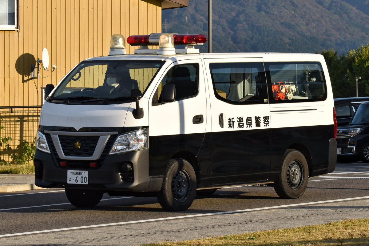 YH　事故処理車　2台 MF10L33 on X: 
