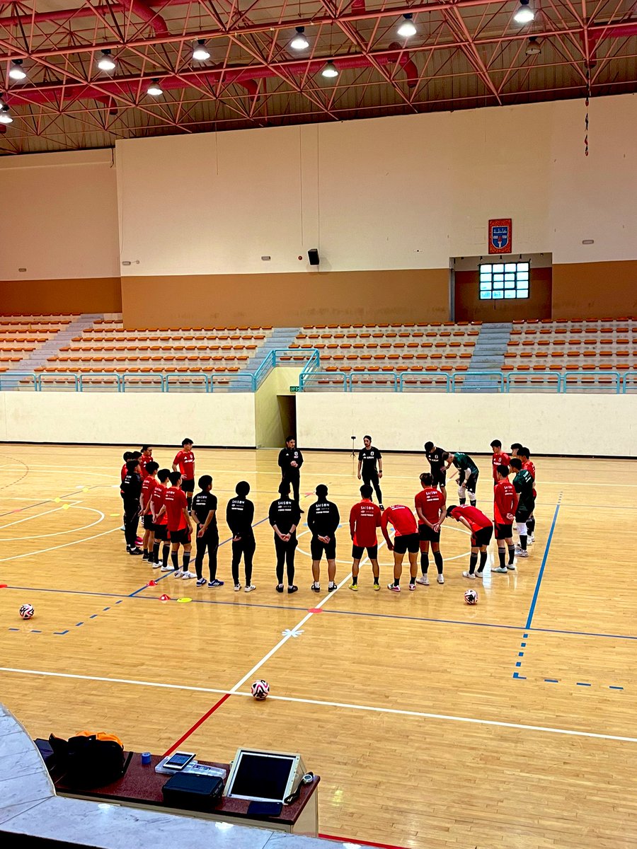 profaguibarra's tweet photo. 🗓️ FIFA DATES FUTSAL 🔝

✅ Agradeceder a las selecciones 🇰🇼🇸🇦🇯🇵 , entrenadores y a sus cuerpos técnicos por la posibilidad de compartir sus trabajos. 
Una gran semana de aprendizaje‼️

#futsal #fifa #fifadates #kuwait #japon #arabiasaudi https://t.co/RhuJsRIe8P
