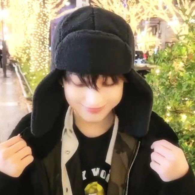 i’m crying so much right now, this honestly feels like a fever dream. we’ve been waiting for so long, and it’s finally here. i’m so incredibly happy for sunoo, and i’m so happy for all of us who have been hoping and praying for this moment. it feels so special, like a reward