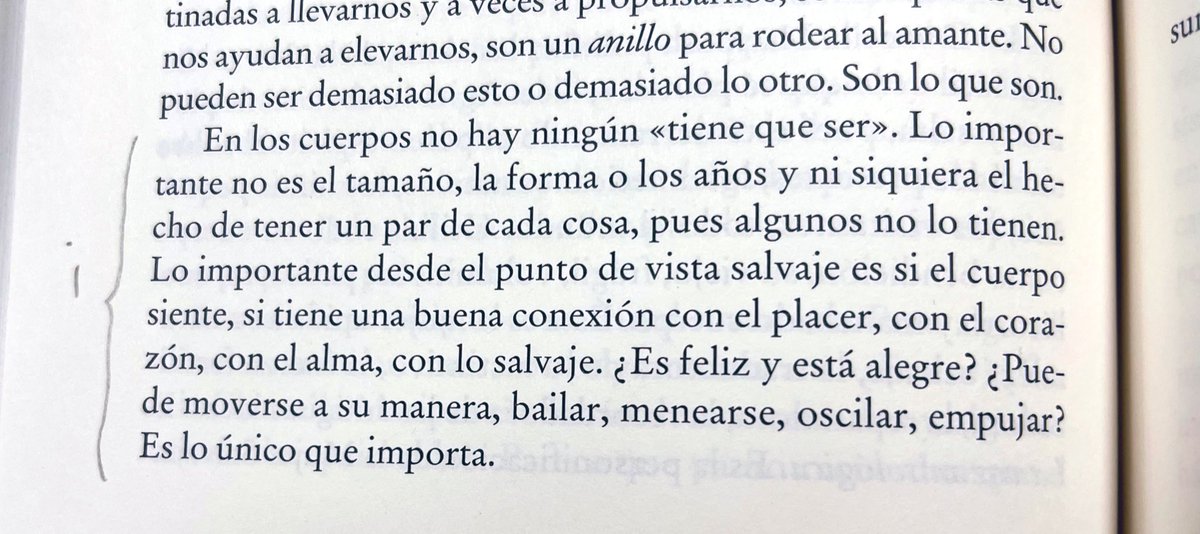 laura_rambla's tweet photo. Clarissa Pinkola, Mujeres que corren con los lobos https://t.co/0aF74c9Fq9