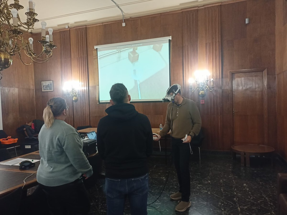 💬 Jornadas de Formación y Orientación Laboral

🔹 "Demostración de aula virtual relacionada con el mundo de la construcción" a cargo de Fundación Laboral de la Construcción

#Formación #FP #Charlas #Educación #OrientaciónLaboral #FuturoProfesional #Valencia