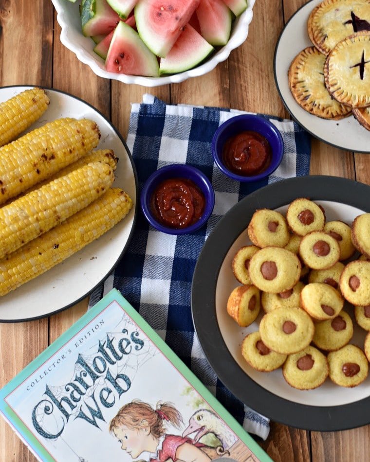 jamesrealmike's tweet photo. Do you read while you eat?
#jamesmichels #readingatthetable #dinnertime #bookworm #readingcommunity https://t.co/A2JqKnwt4L
