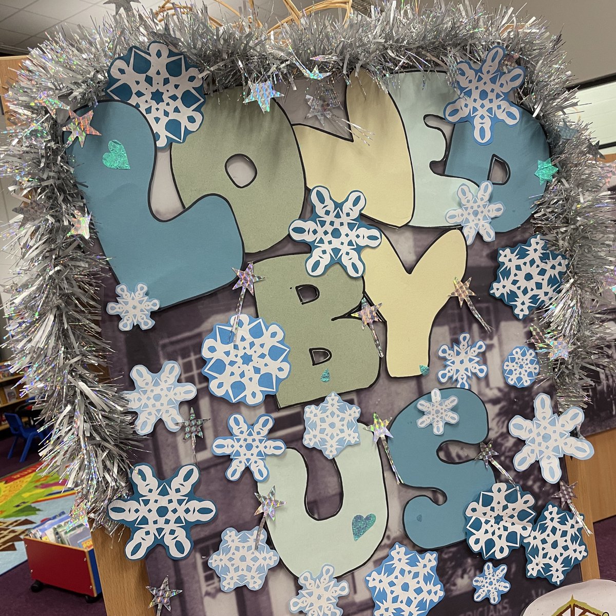 It's beginning to look a lot like...Biggar Library😃🎄❄️
southlanarkshire.gov.uk/sllc/info/74/b…