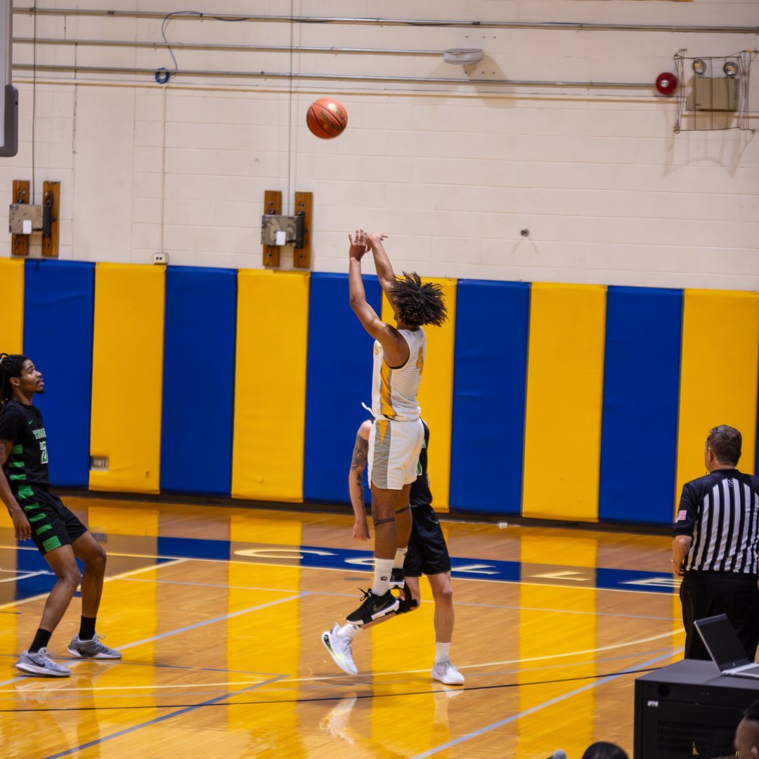 Mathis COLY in Daley !

During his first 2⃣ months in <a href="/njcaaregion4/">NJCAA Region 4</a>, Mathis COLY (<a href="/Mathis4real/">Mathis Coly</a>) continued to adapt to college basketball. 

6'2 Guard, Mathis had some interesting first games off the bench... 

Freshman year is definitely one to watch for Mathis at Chicago !