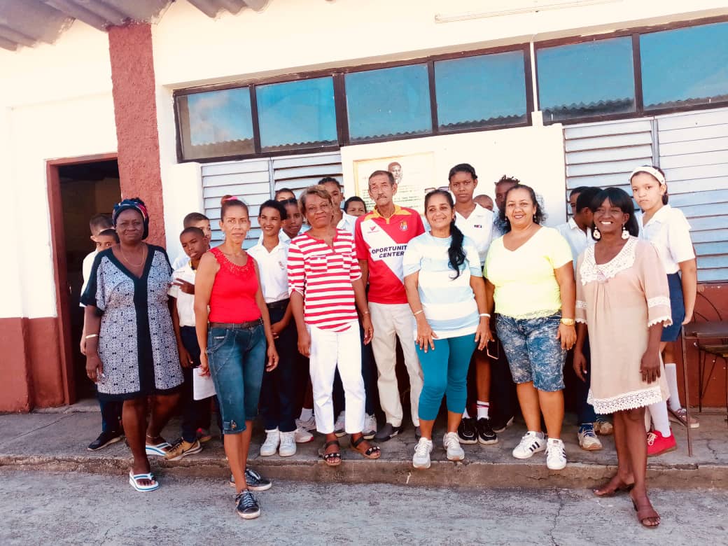 Merecidos actos por la Jornada del EDUCADOR se celebran en el Municipio Santiago de Cuba y las Escuelas Especiales son muestras de ello.
Feliz jornada a los docentes de la  Educación Especial .
Gracias por tanta entrega y resiliencia.
#EducacionDeCalidad