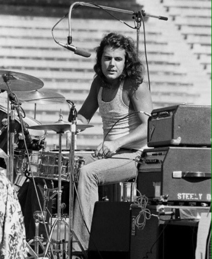 espofootball's tweet photo. BTD Dec17,1947 #JimHodder RIP drummer Steely Dan 1973 US #11 Reeling In The Years, & 1st 3 albums. Hodder left Steely Dan in 1974. Worked with artists such as Linda Ronstadt, Sammy Hagar and David Soul. Hodder died Jun5,1990 at 42 drowning in his home pool https://t.co/xkuJL3IXmb