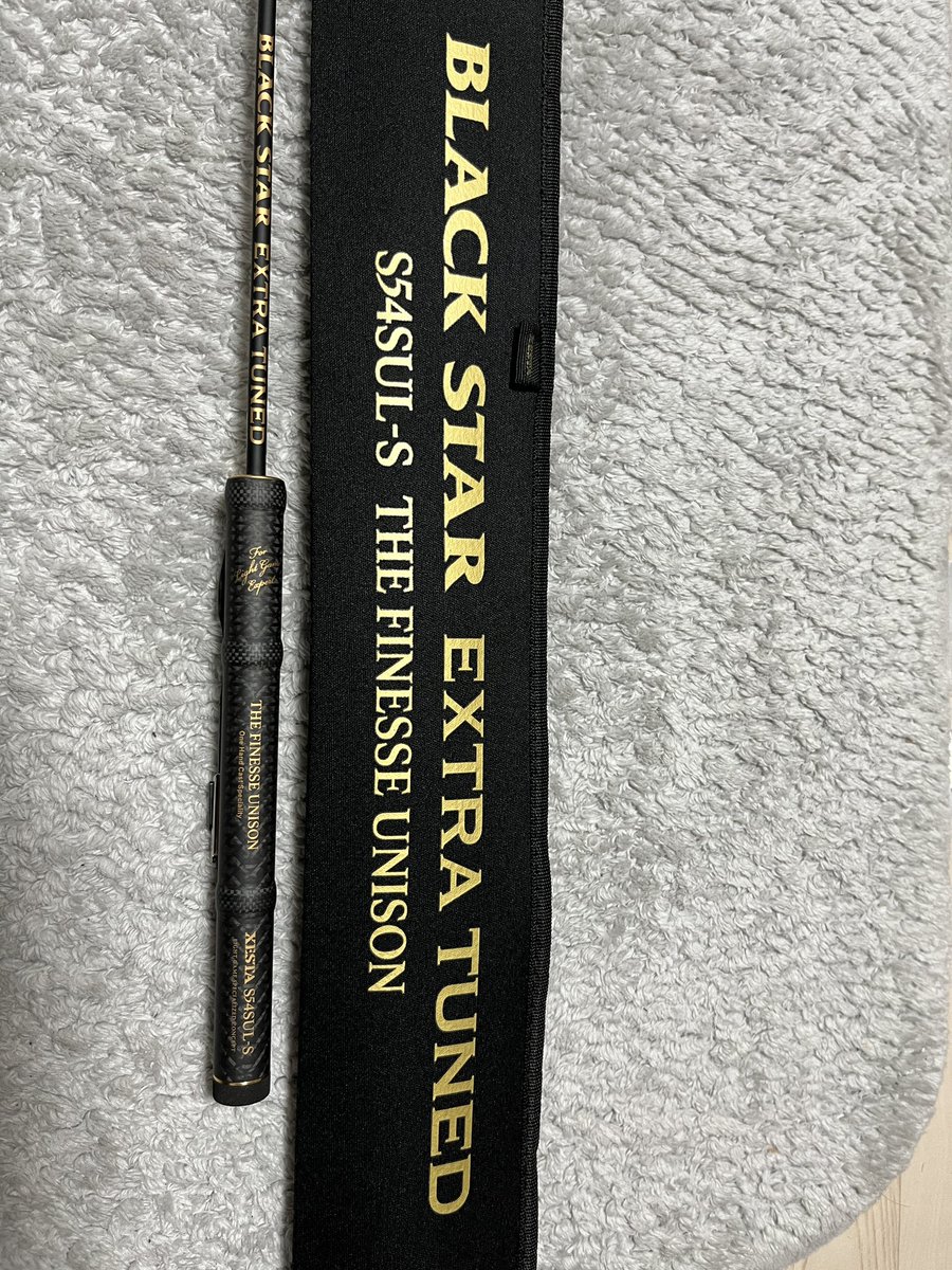 2440822's tweet photo. ハイシーズンに全く釣りに行けずストレス溜め込んだのでロッドを新調
グリップエンドが邪魔にならないデザインが好み

���イツを持って渋くなってるホームへ向かうとします

#ゼスタ
#ブラックスター
#エクスチューンド https://t.co/CVFO2s7dk3