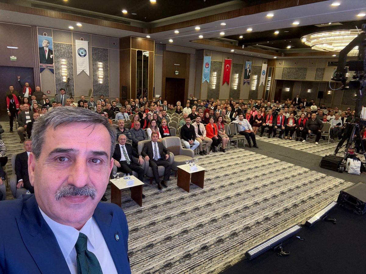 Fedakar teşkilat mensuplarımız; Mücadelemizin zafere ulaşması şarttır. Bunun için iman ve inanç sizde, imkan sizinledir. Görev, Türk Sağlık-Sen mührünü işyerlerine vurmak, yetkili sendika Türk Sağlık-Sen tabelasını asmaktır.
Size güveniyor ve inanıyorum.
#tsseminadımlarlayetkiye